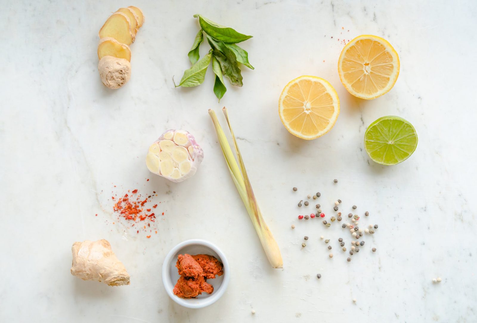 sliced orange fruit beside sliced orange fruit